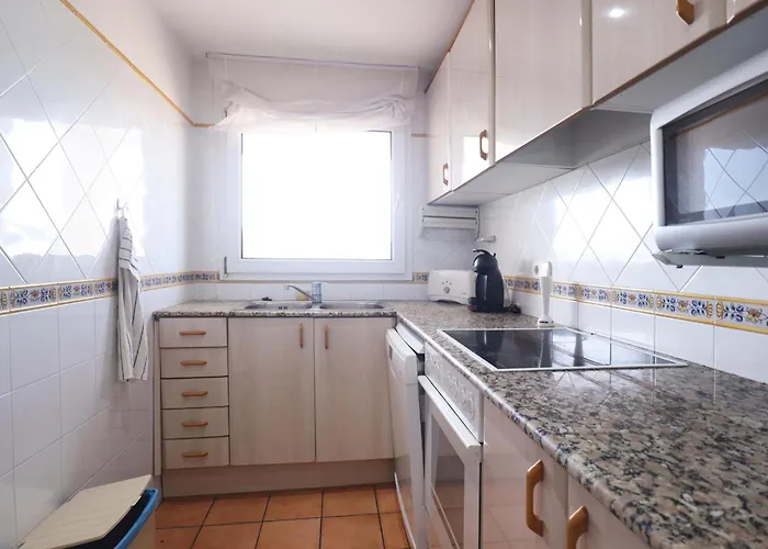 Apartamento En S'agaró 6 Personas Con Piscina Y Aparcamiento - Es-298-3 *